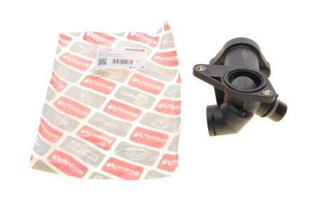 Фланець системи охолодження Audi A6/VW Passat/Skoda Superb 1.8T 95-08 UA63 BOGAP A4252121
