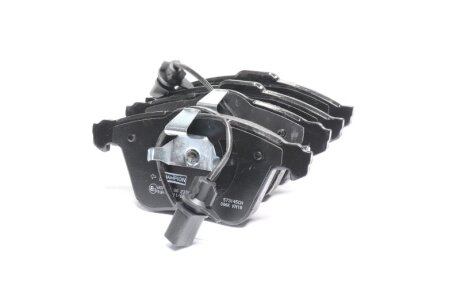 Колодки гальмівні дискові передні (з датчиками) Audi A6 (C5) CHAMPION 573145CH