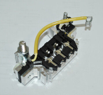 Выпрямитель диодный Выпрямитель диодный 16.905.654 MAHLE/ISKRA SI MAHLE / KNECHT 16905654