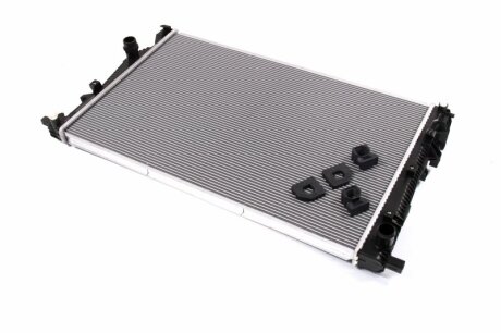 Радіатор охолоджування JEEP CHEROKEE (KL) (13-) 2.0 CRD|JEEP CHEROKEE (KL) (13-) 2.2 CRD|JEEP CHEROKEE (-ua NISSENS 61040