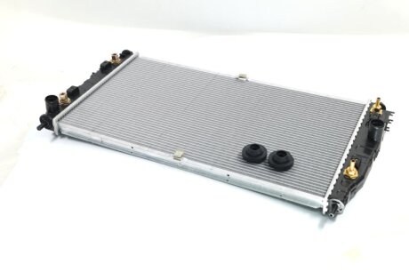 Радіатор охолодження CHRYSLER 300M (98-) NISSENS 69016