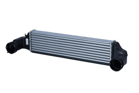 Радіатор інтеркулера BMW 3 (E46) 99-07/X3 (E83) 2.0/3.0 04-10 (opt-om) NRF 30165A