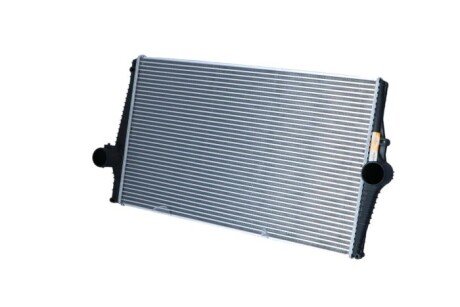 Радіатор інтеркулера Volvo XC90 I 02-14 (opt-om) NRF 30250