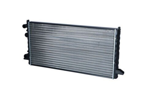 Радіатор охолодження VW Passat 1.6-2.0/1.9TDI 90-97 (opt-om) NRF 58950