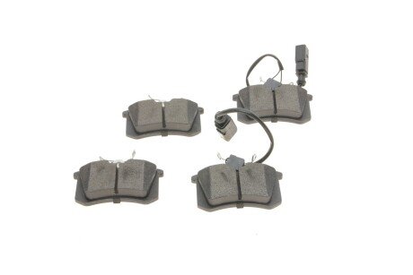 Колодки гальмивни (задни) Ford Galaxy 95-06/VW Sharan/Seat Alhambra 95-10/Ibiza 03-08 (+датчик) UA63 Solgy 209263